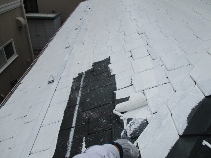 屋根塗装　下塗り2回目