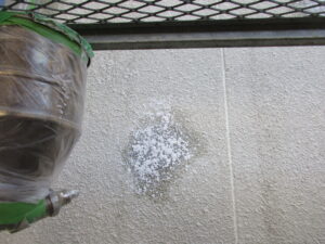 【外壁補修】スプレーガン吹付けによる外壁の模様合わせ