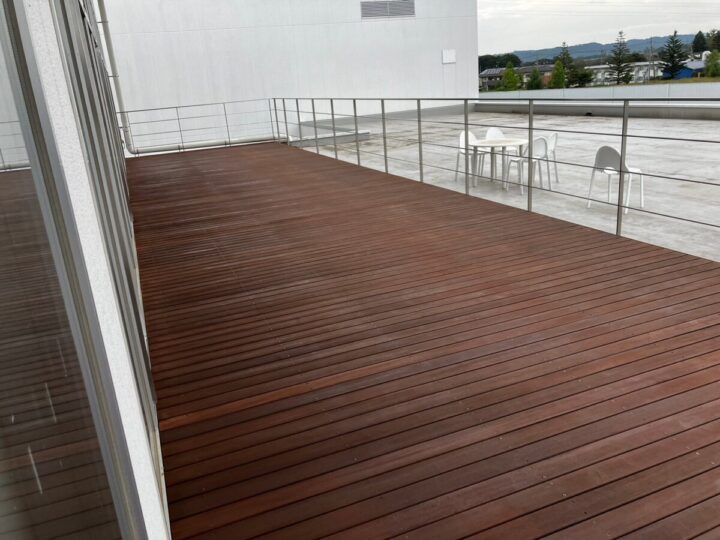 佐久市S社様　テラス木部塗装工事