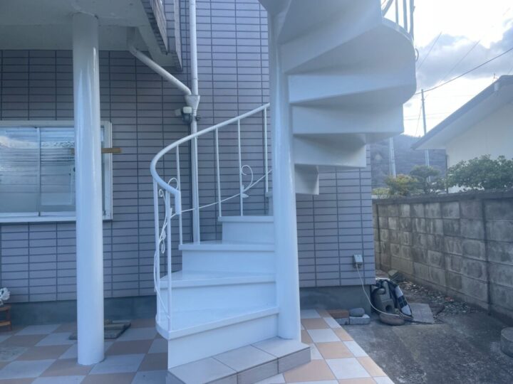 上田市Ⅰ様　外部階段及び鉄部塗装・バルコニー塗膜防水工事