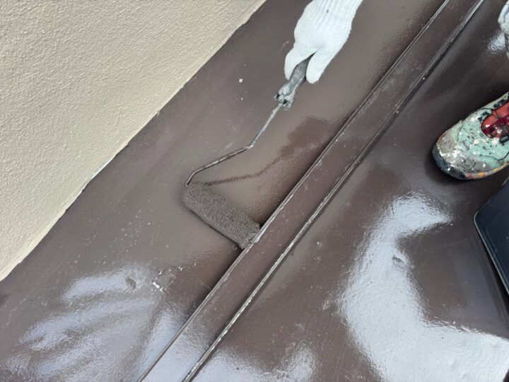 屋根上塗り(2回目)