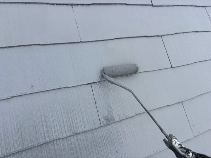 屋根上塗り(2回目)