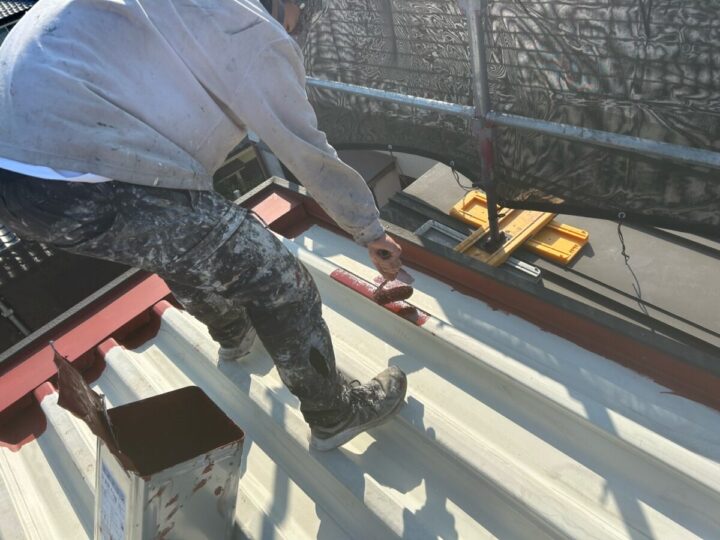 屋根下塗り