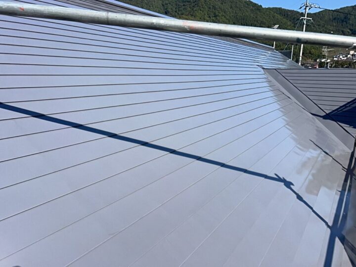 屋根上塗り(2回目)