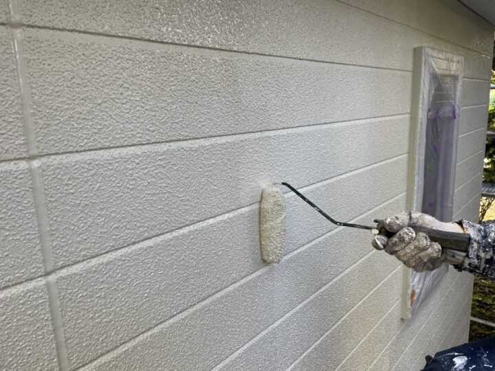 外壁上塗り(1回目)