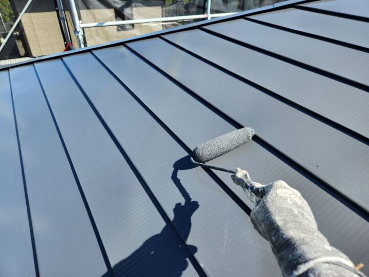 屋根上塗り(2回目)