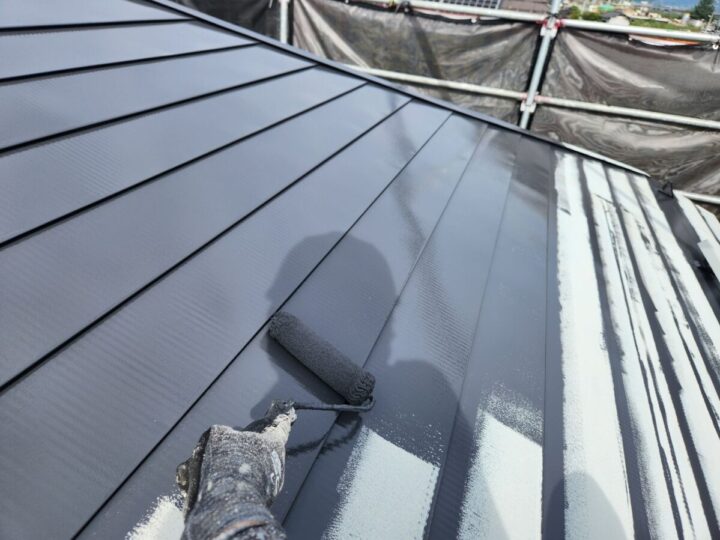 屋根上塗り(1回目)