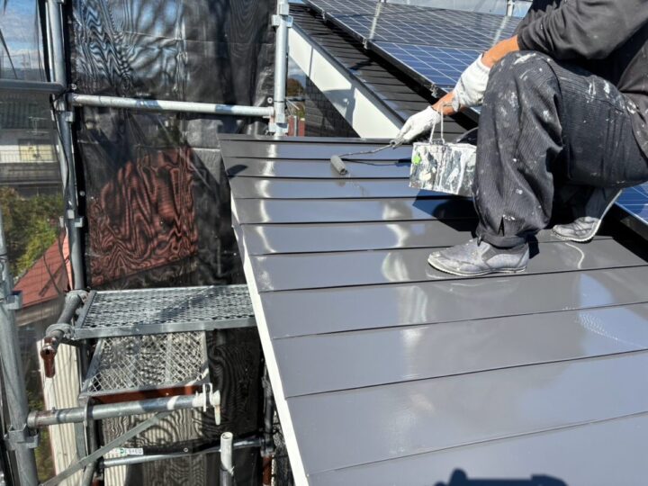 屋根上塗り(1回目)