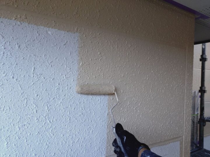 外壁上塗り(1回目)