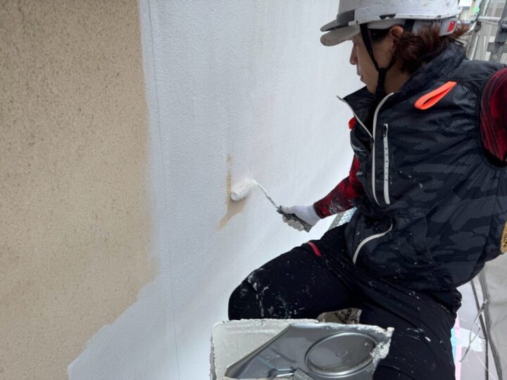 外壁下塗り(1回目)