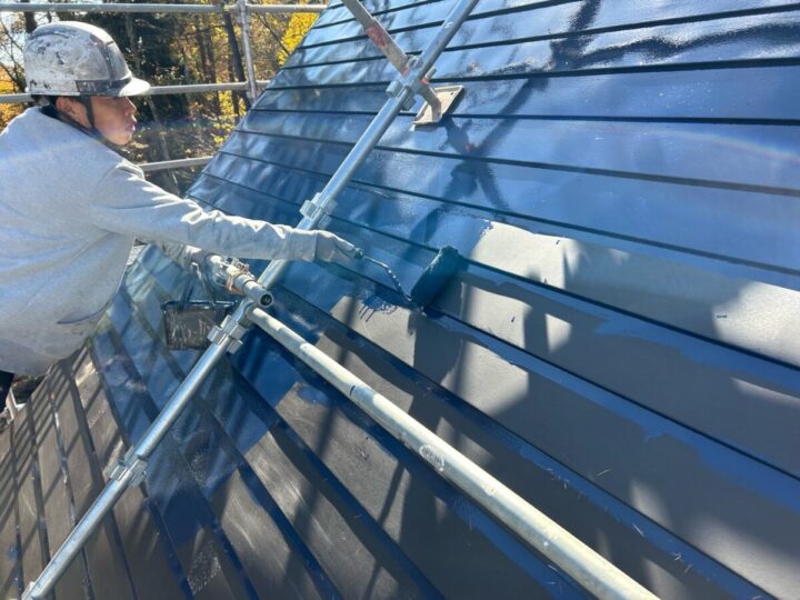 屋根上塗り(1回目)