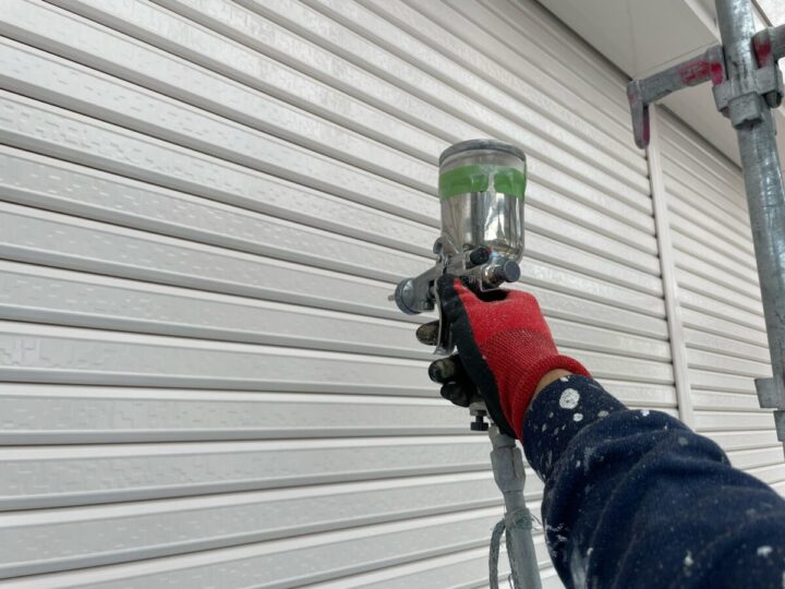 シャッター吹き付け(シリコン塗料)