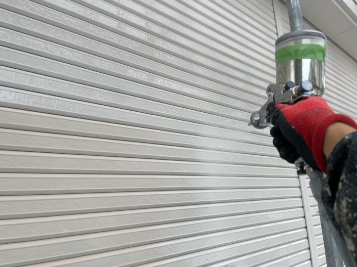 シャッター吹き付け(シリコン塗料)