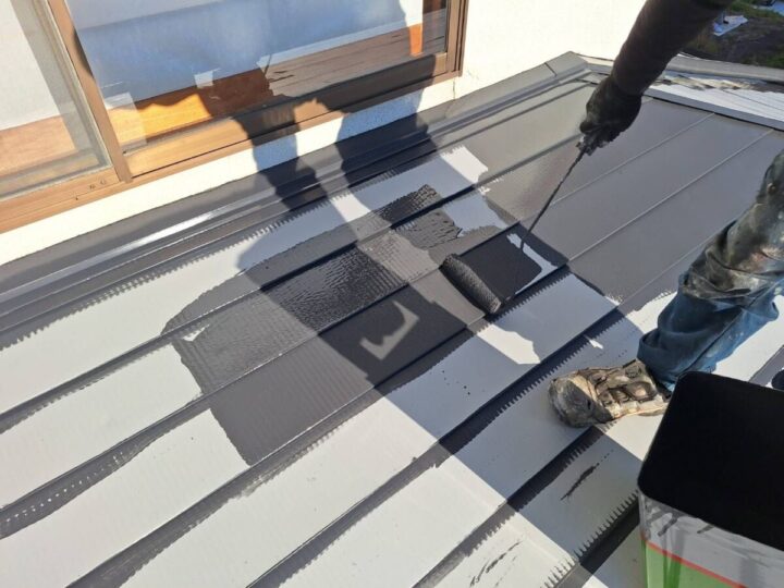 屋根上塗り(1回目)