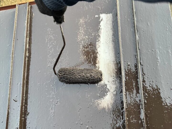 屋根上塗り(2回目)