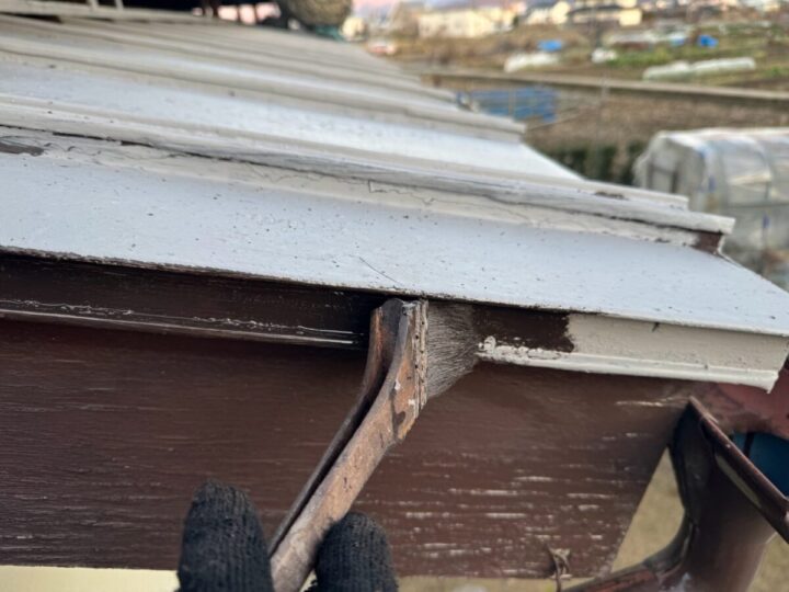 軒先水切り上塗り(シリコン塗料)