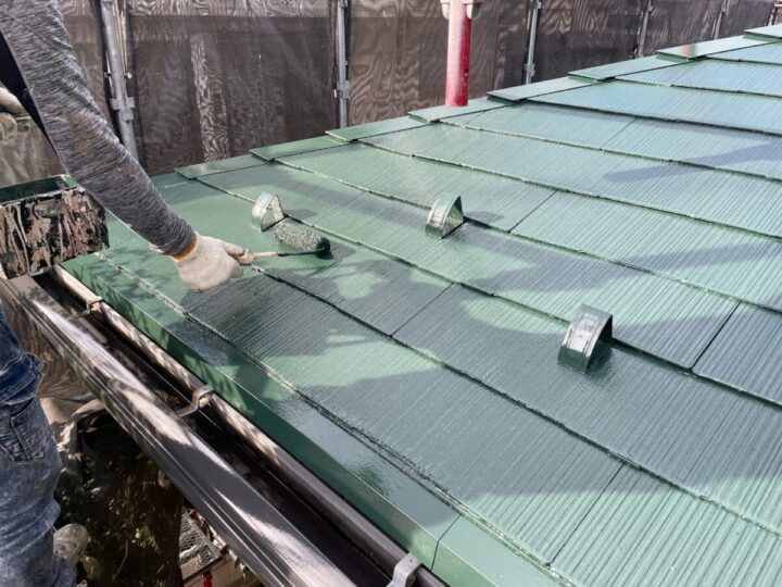 屋根上塗り(2回目)