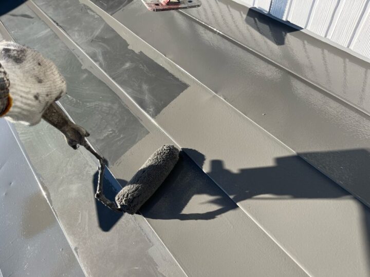 屋根上塗り(1回目)