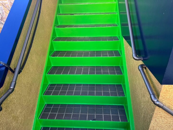 上田市H様　階段部塗装工事