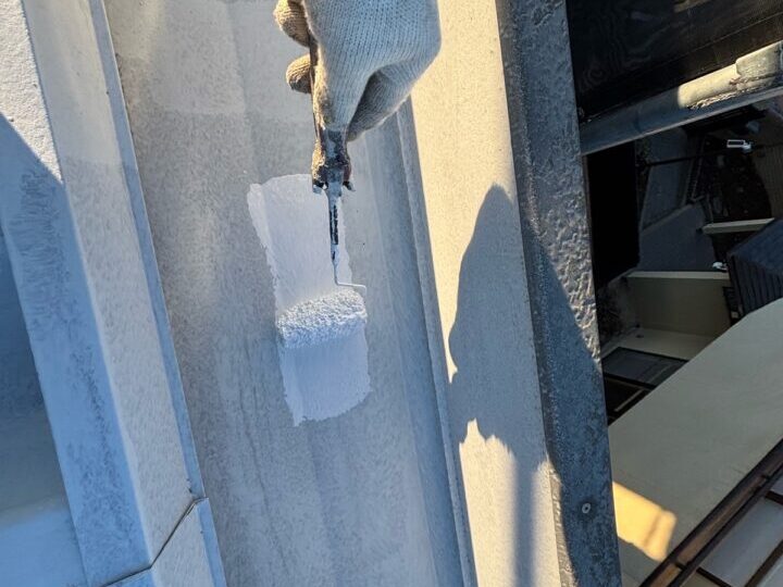 屋根上塗り(1回目)