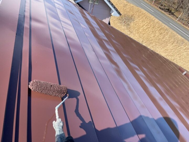 屋根上塗り(2回目)
