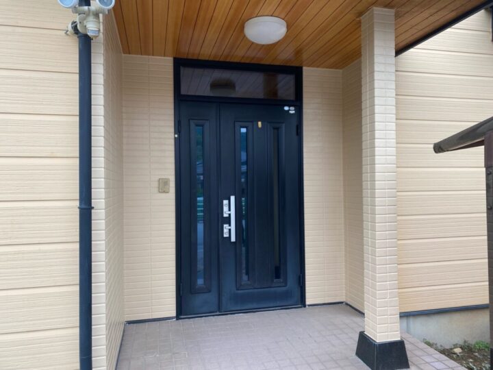 長野市Ｋ様　玄関ドア・周辺塗装工事