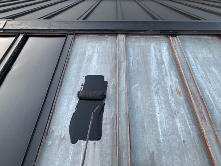 屋根下塗り