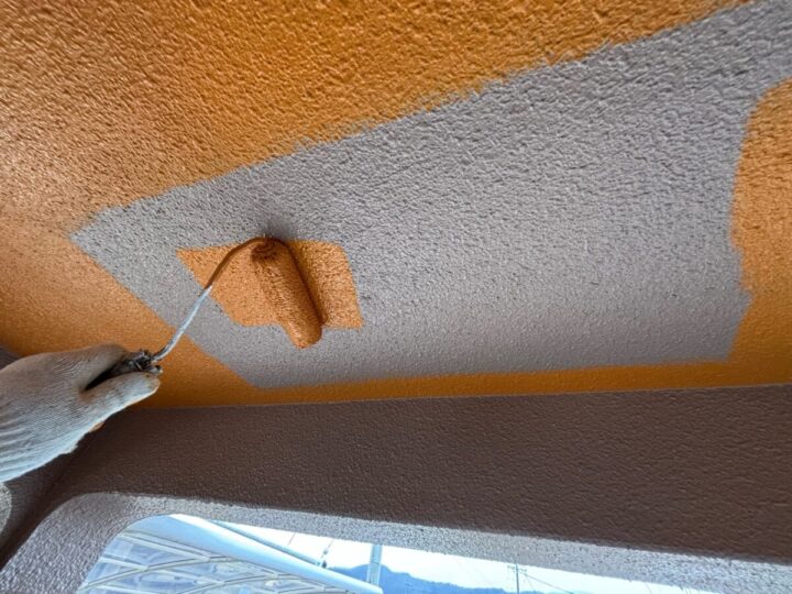 軒天井塗装(1回目)