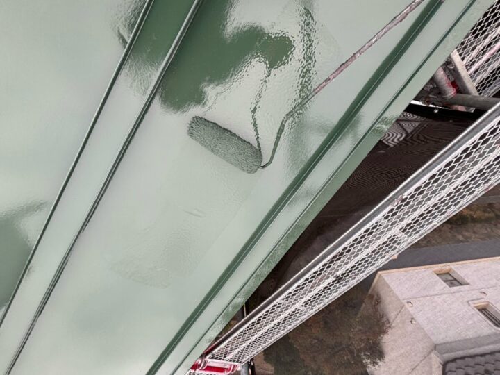 屋根上塗り(2回目)