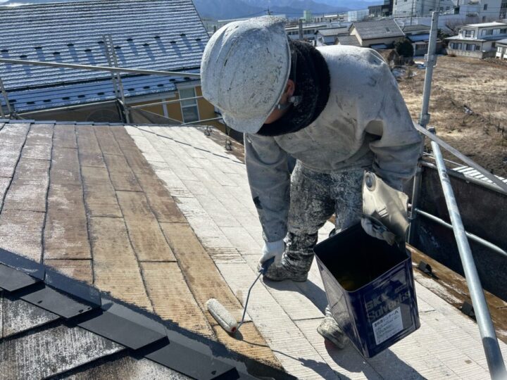 屋根下塗り