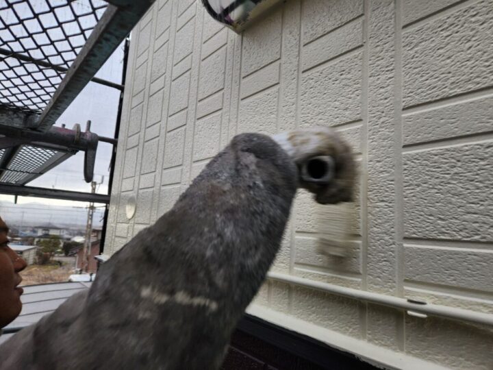 外壁上塗り(1回目)