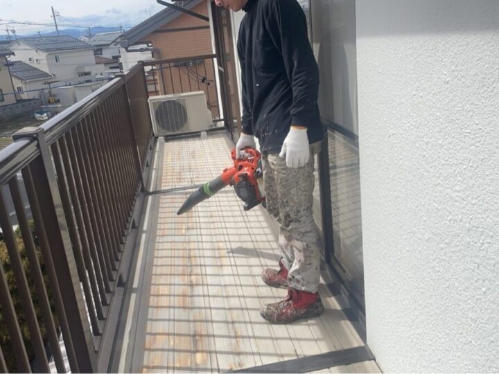 ベランダ床 清掃