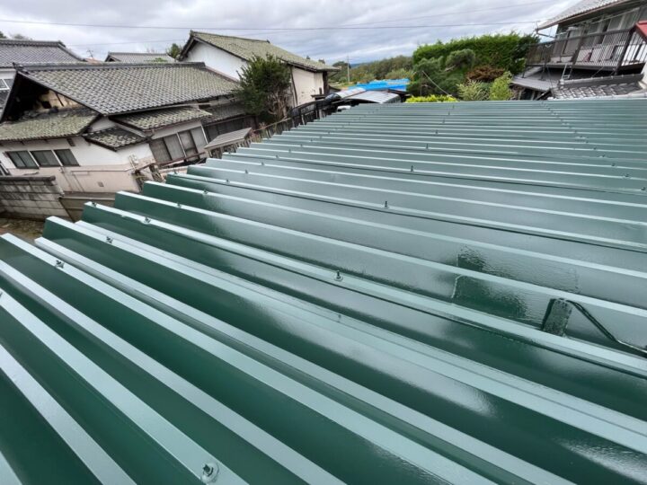 屋根上塗り(2回目)