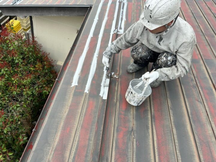 屋根下塗り