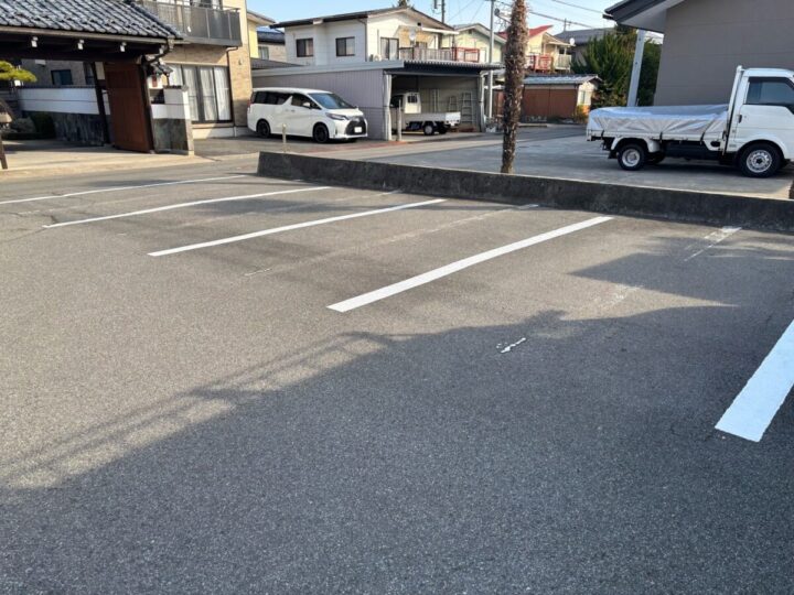 長野市 アパート駐車場白線引き(ライン引き)工事