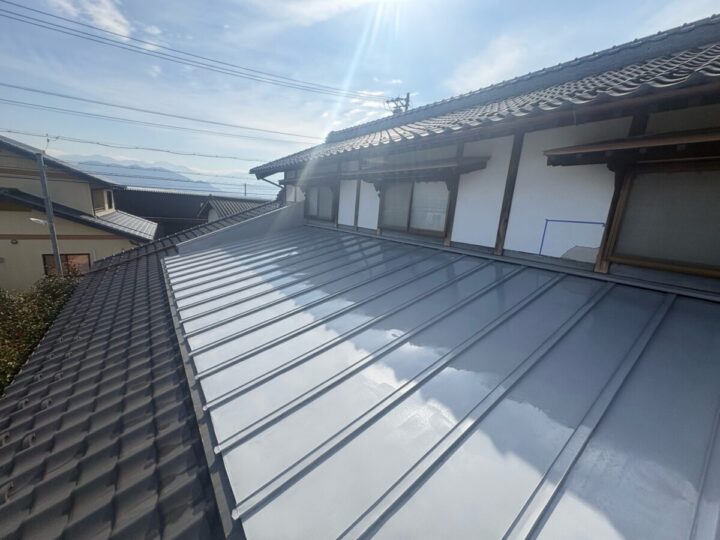 屋根上塗り(1回目)