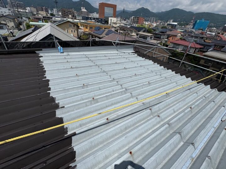 屋根下塗り